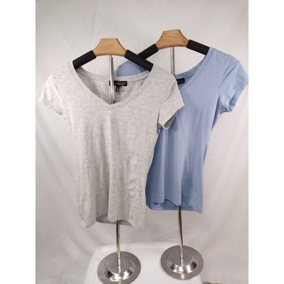 Bundle of Two (2) Derek Heart Women's Short Sleeve Grey & Purple Tops Medium - Picture 1 of 13